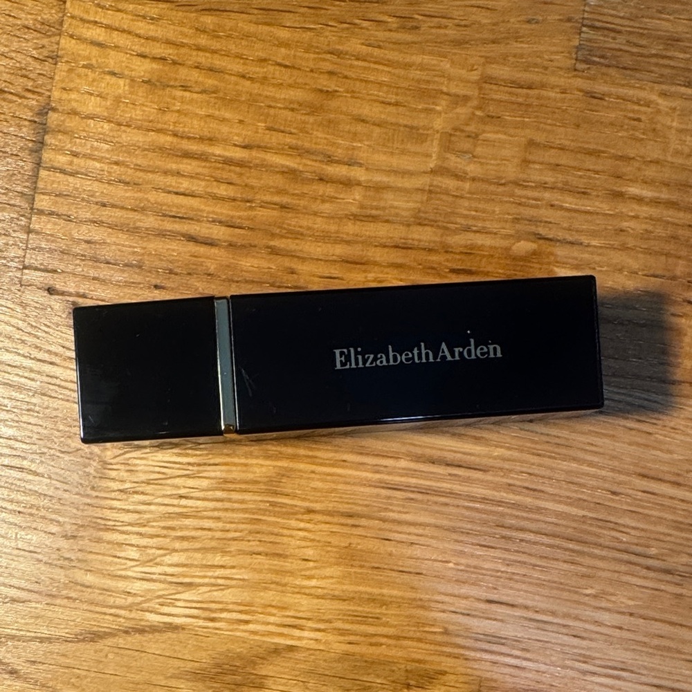 Elizabeth Arden Glossy Black Lipstick Holder